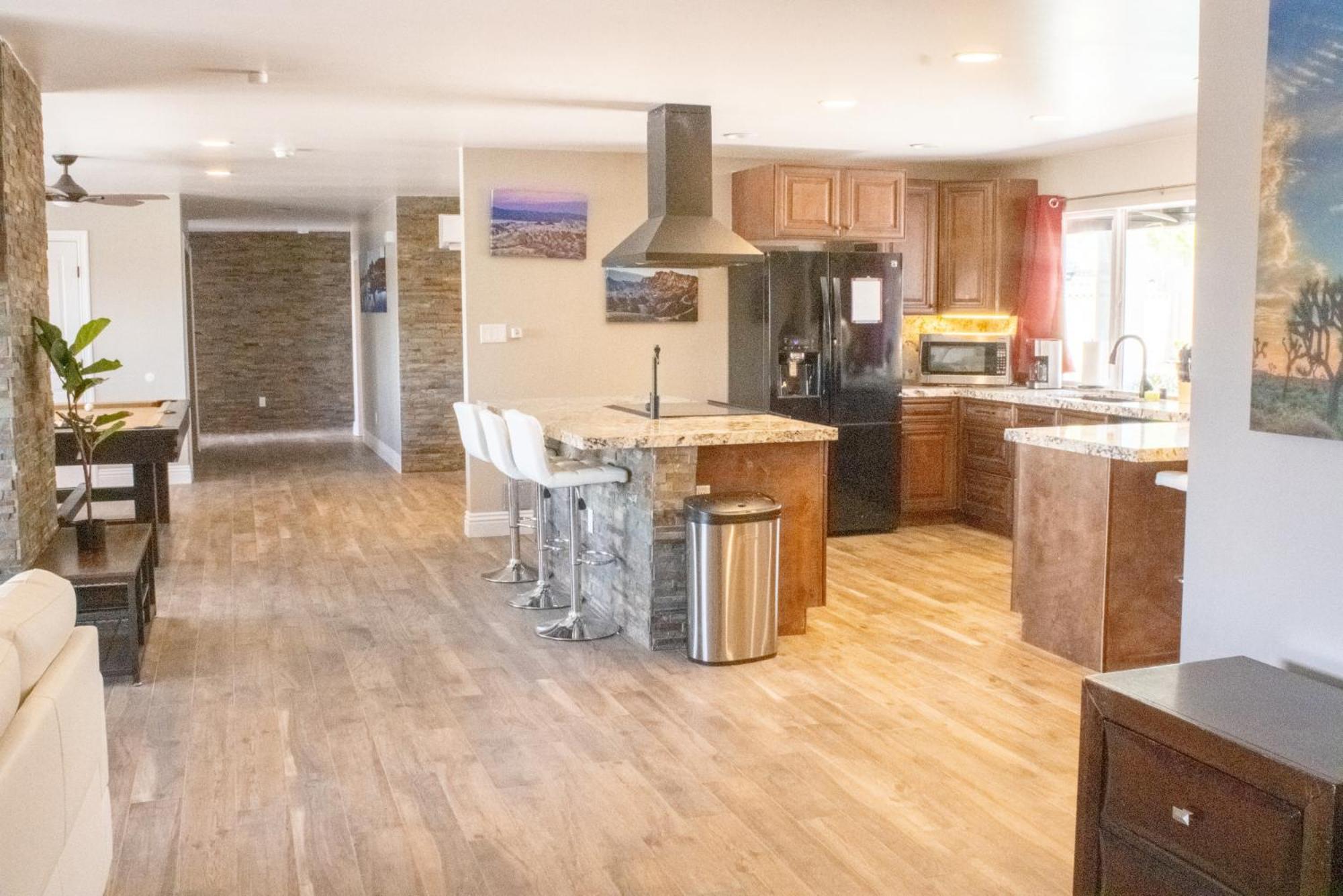 Lux Private Home - Pool, Billiards, 8 Smart Tvs, Board Games, Cotton Bedding - The Stone Sanctuary At Mccullough Hills Trailhead Las Vegas Bagian luar foto