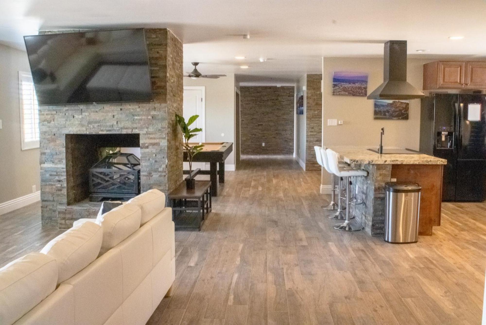 Lux Private Home - Pool, Billiards, 8 Smart Tvs, Board Games, Cotton Bedding - The Stone Sanctuary At Mccullough Hills Trailhead Las Vegas Bagian luar foto