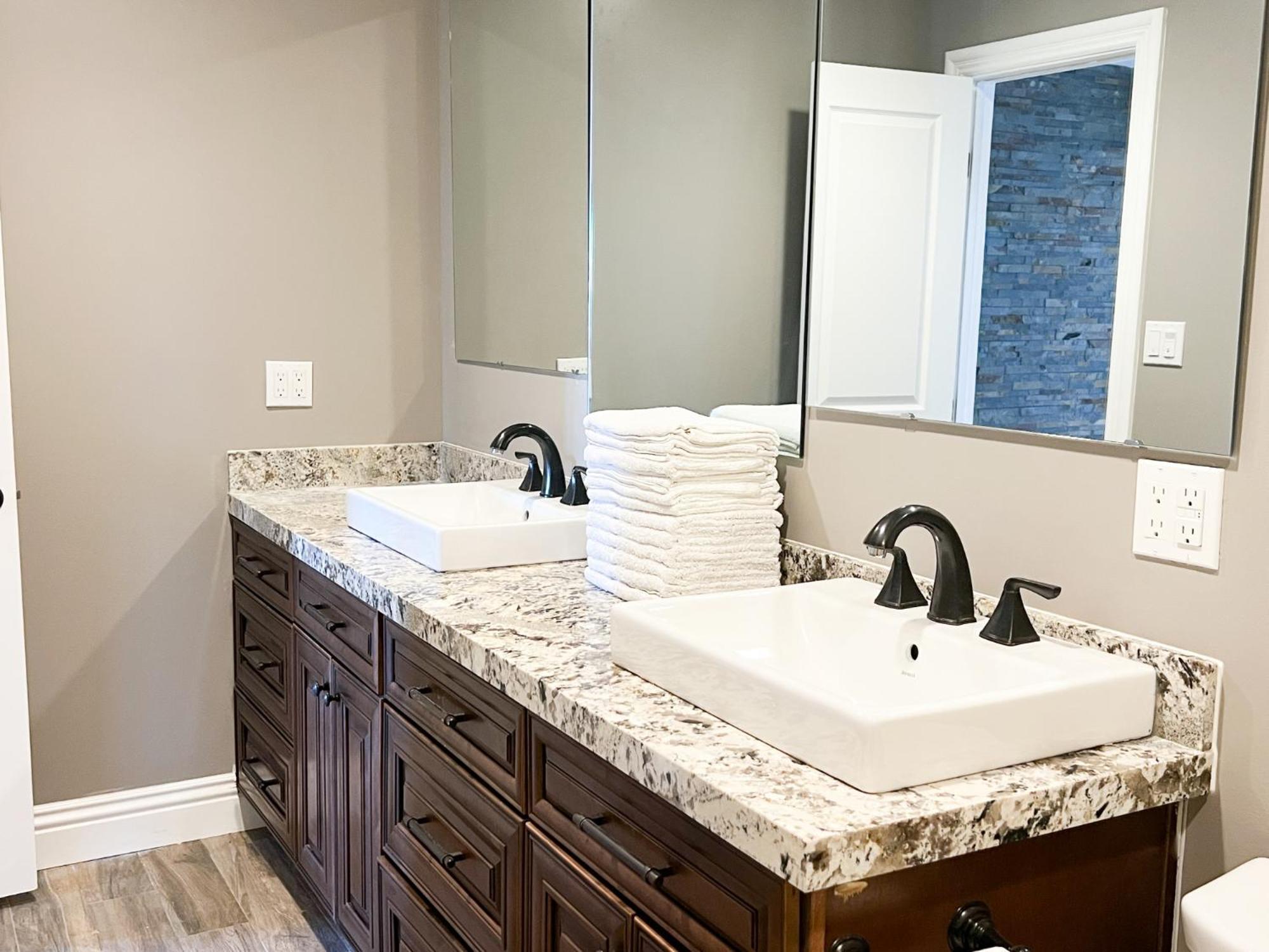 Lux Private Home - Pool, Billiards, 8 Smart Tvs, Board Games, Cotton Bedding - The Stone Sanctuary At Mccullough Hills Trailhead Las Vegas Bagian luar foto