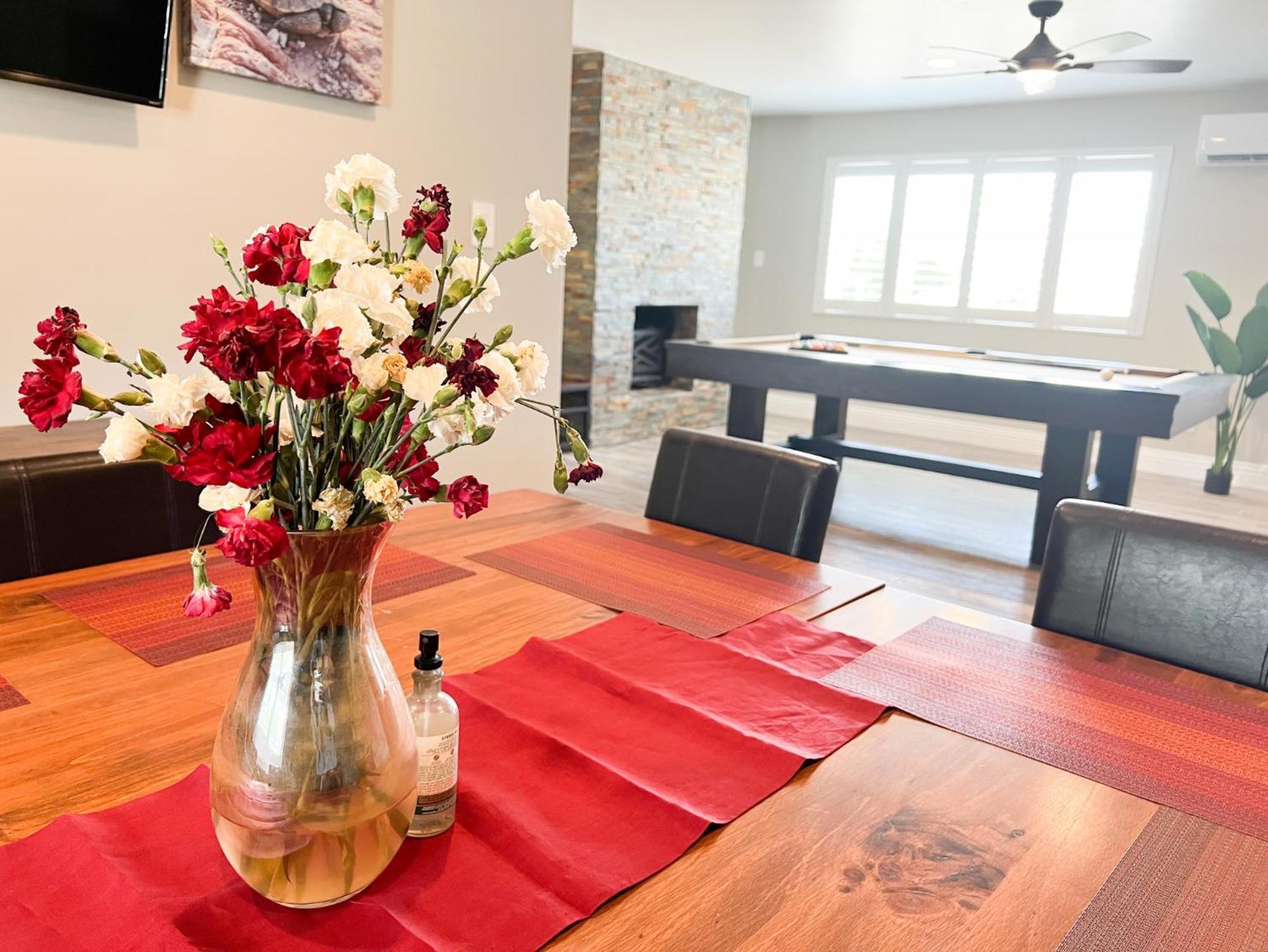 Lux Private Home - Pool, Billiards, 8 Smart Tvs, Board Games, Cotton Bedding - The Stone Sanctuary At Mccullough Hills Trailhead Las Vegas Bagian luar foto