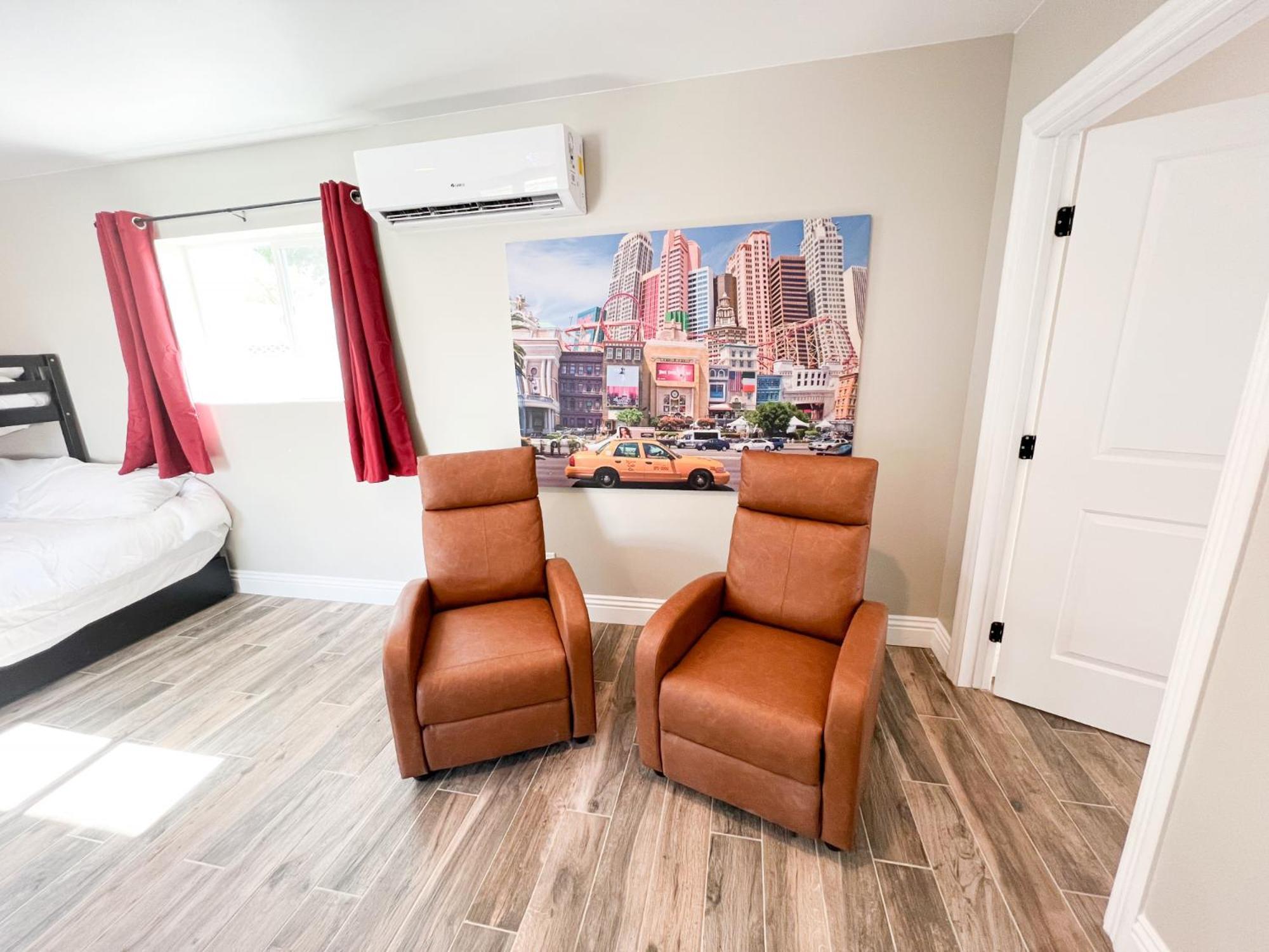 Lux Private Home - Pool, Billiards, 8 Smart Tvs, Board Games, Cotton Bedding - The Stone Sanctuary At Mccullough Hills Trailhead Las Vegas Bagian luar foto
