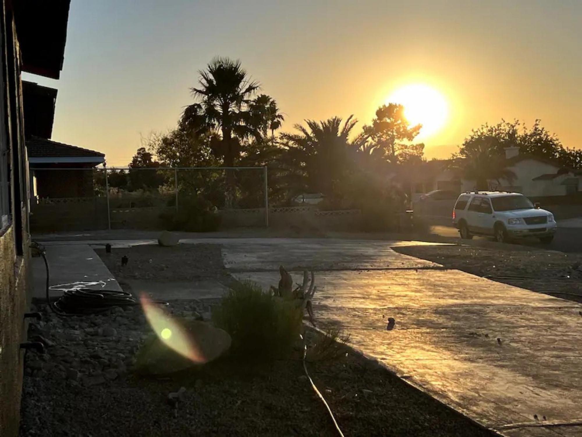 Lux Private Home - Pool, Billiards, 8 Smart Tvs, Board Games, Cotton Bedding - The Stone Sanctuary At Mccullough Hills Trailhead Las Vegas Bagian luar foto