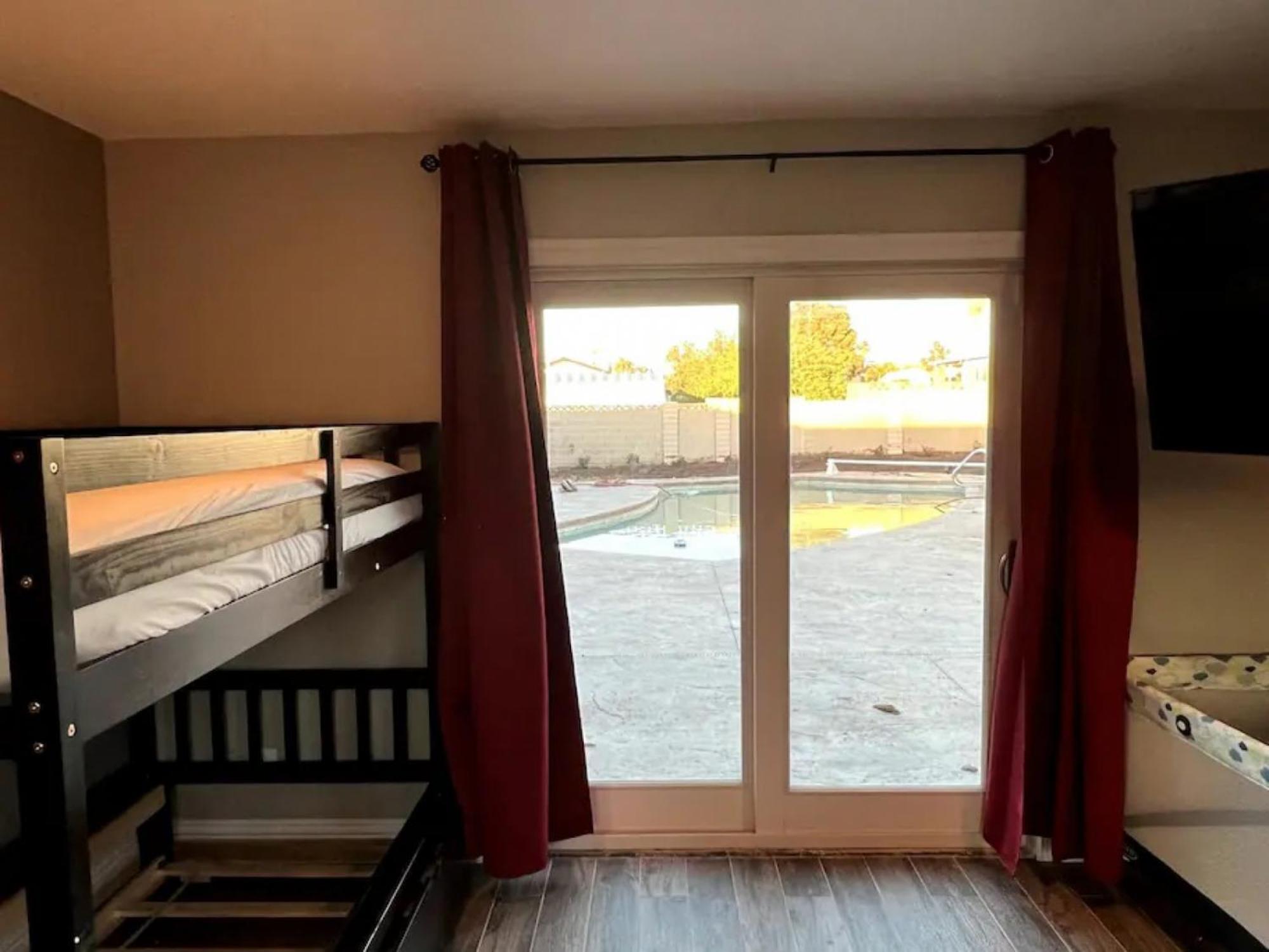 Lux Private Home - Pool, Billiards, 8 Smart Tvs, Board Games, Cotton Bedding - The Stone Sanctuary At Mccullough Hills Trailhead Las Vegas Bagian luar foto