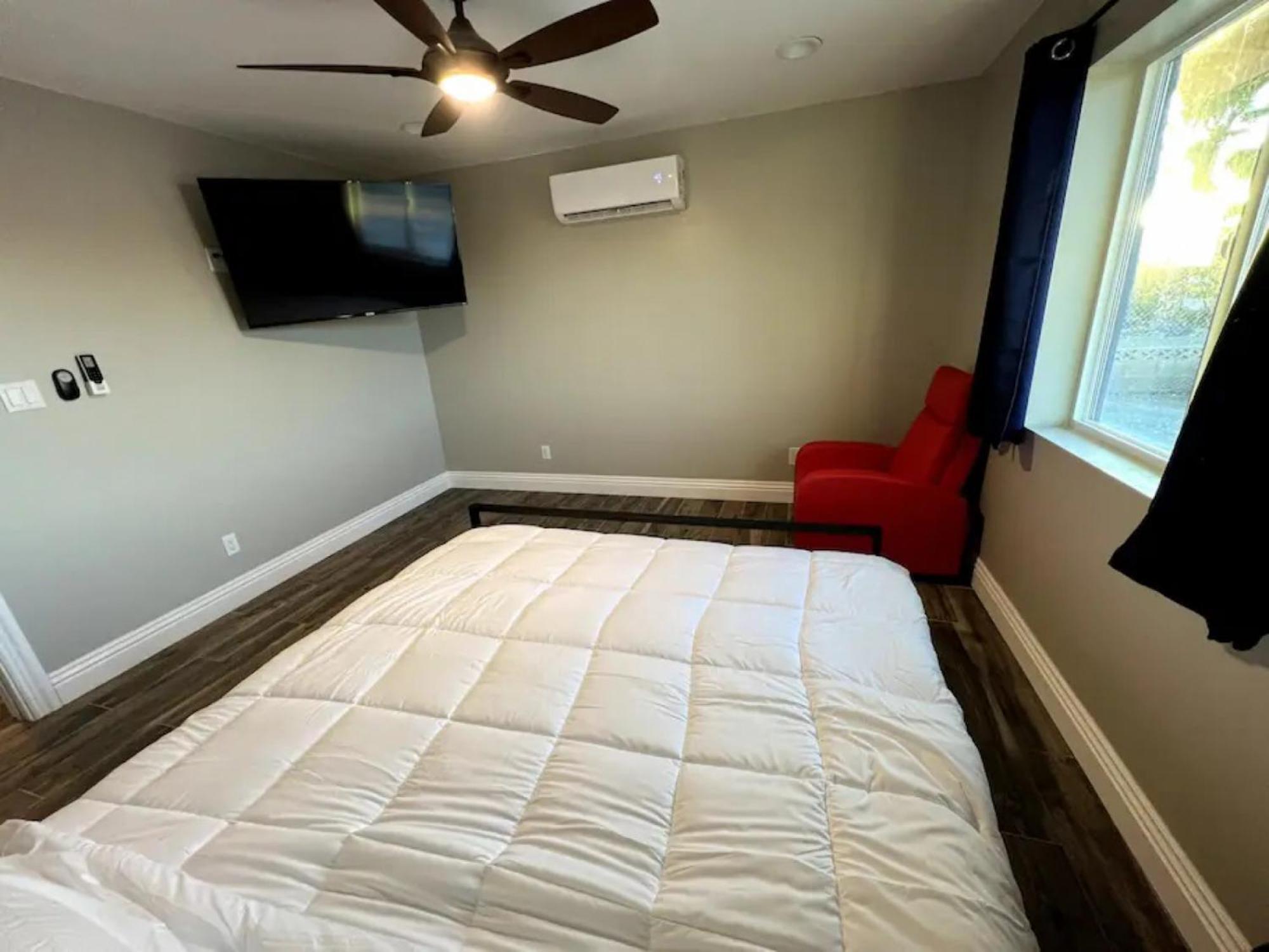 Lux Private Home - Pool, Billiards, 8 Smart Tvs, Board Games, Cotton Bedding - The Stone Sanctuary At Mccullough Hills Trailhead Las Vegas Bagian luar foto