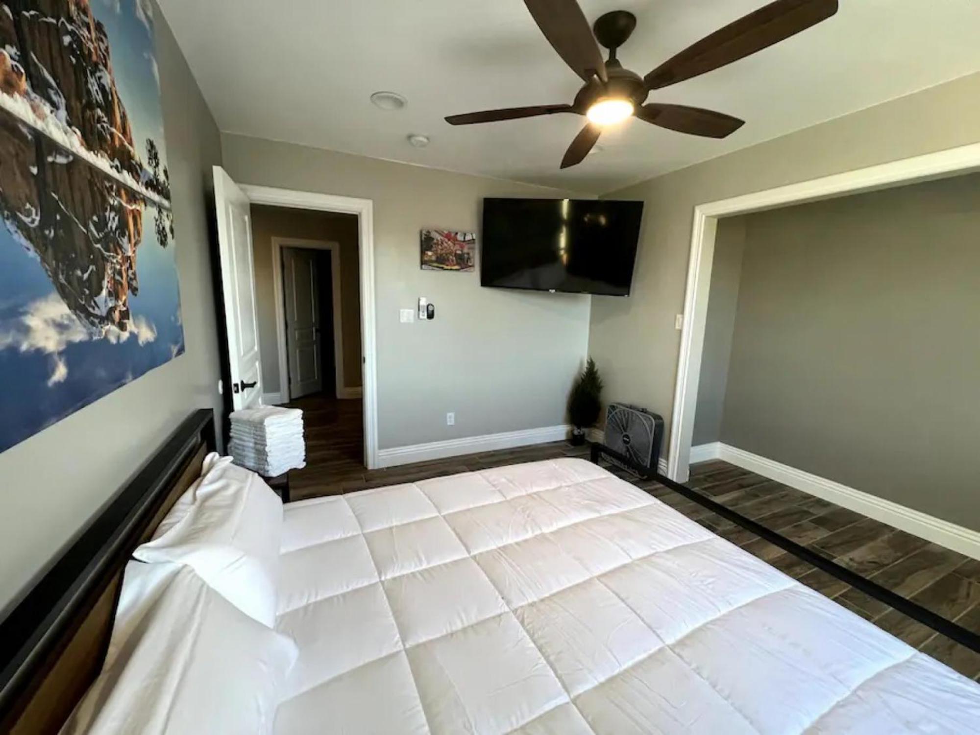 Lux Private Home - Pool, Billiards, 8 Smart Tvs, Board Games, Cotton Bedding - The Stone Sanctuary At Mccullough Hills Trailhead Las Vegas Bagian luar foto