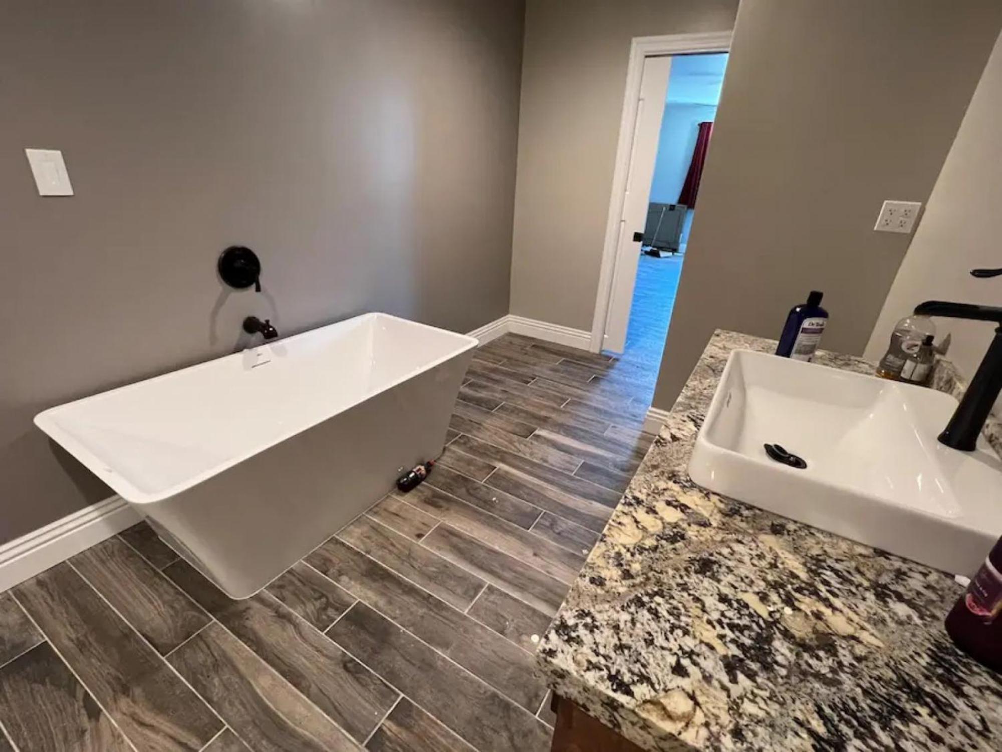 Lux Private Home - Pool, Billiards, 8 Smart Tvs, Board Games, Cotton Bedding - The Stone Sanctuary At Mccullough Hills Trailhead Las Vegas Bagian luar foto