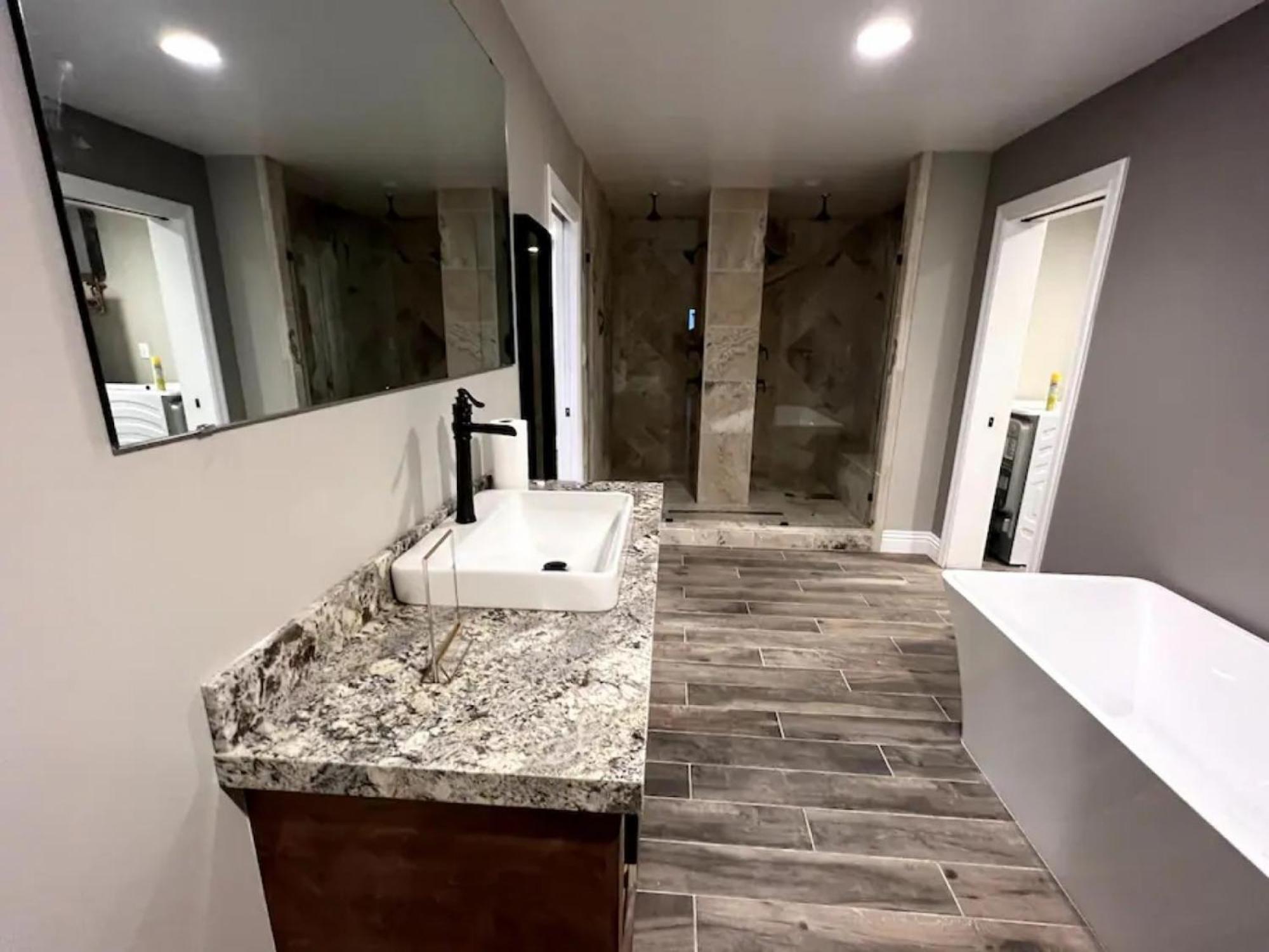 Lux Private Home - Pool, Billiards, 8 Smart Tvs, Board Games, Cotton Bedding - The Stone Sanctuary At Mccullough Hills Trailhead Las Vegas Bagian luar foto
